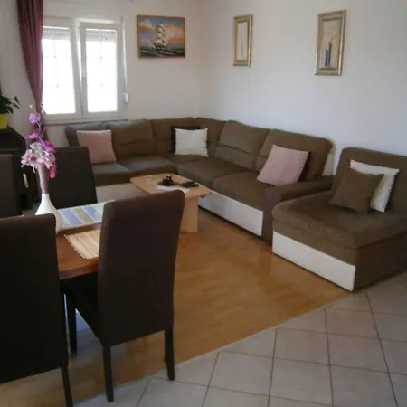 Apartmán In 53803 *