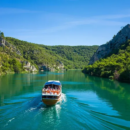 In 53803 アパート